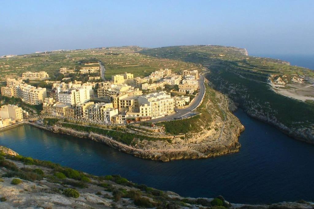 Апартаменты Seafront Penthouse With Terrace In Xlendi, Gozo Экстерьер фото